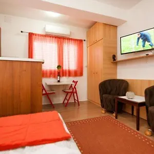 Apartman Centar 1 Private With Ensuite And Kitchenette, Split
