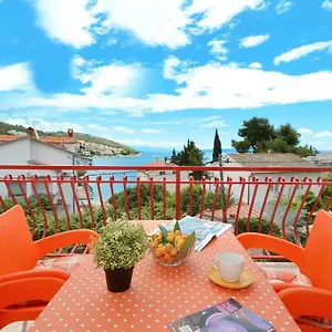 House Juretic - 50 M From The Apartment Trogir